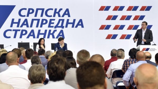 BASE REQUESTS VUCIC TO REMAIN HEAD OF SNS: Progressive committees declare themselves en masse ahead of Saturday's assembly