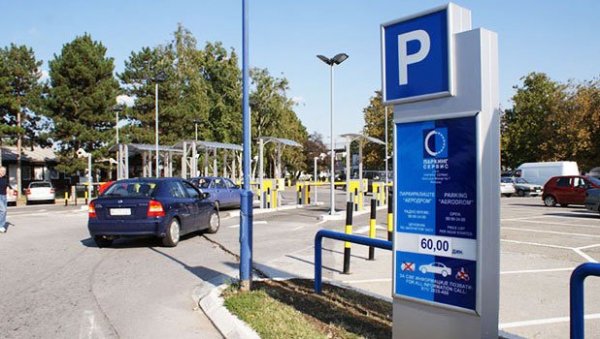 ДУПЛИРАН БРОЈ МЕСТА: У току је реконструкција паркиралишта испред аеродрома Никола Тесла