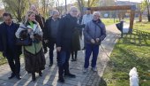 ZELENA OAZA U NOVOM SADU: Novoizgrađeni park na Novom naselju obišao gradonačelnik Miloš Vučević sa saradnicima
