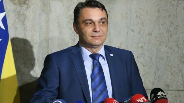 ОСУЂЕН БИВШИ МИНИСТАР: Ахметовићу шест месеци затвора