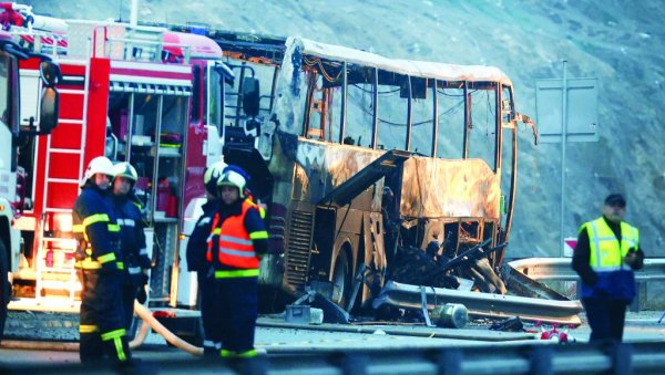 КАНИСТЕРИ УЗРОК ТРАГЕДИЈЕ? Траже се узроци несреће у Бугарској, први настрадао возач, не стигавши да отвори врата аутобуса
