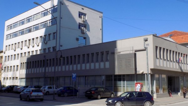 ЛАЖНА ДОЈАВА О БОМБИ: Евакуисан Основни суд у Лесковцу