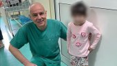 KABINET, PA SALA: Zoran Radojičić obilazi male pacijente
