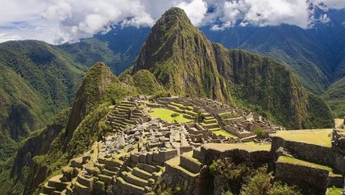 TELO BILO VEZANO KONOPCIMA, RUKE PREKRIVALE LICE: U Peruu pronađena mumija stara 800 godina