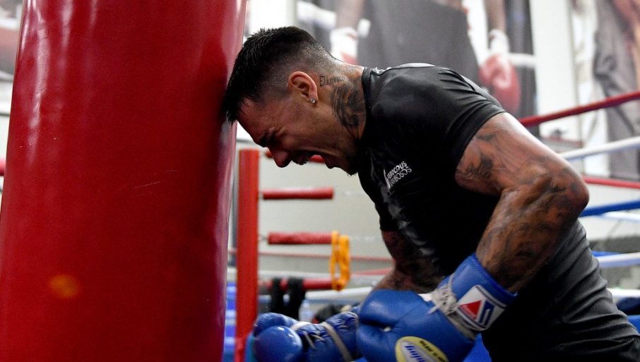 Нуньес борец. Ермин лопес. Лопес боксёр. Теофимо лопез. Михаин лопес борец.