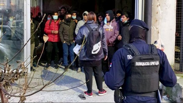 ПОЛИЦИЈА У АКЦИЈИ: Откривено 85 илегалних миграната (ФОТО)