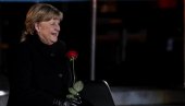 BAKLJE, CRVENE RUŽE I GARDA ZA KRAJ: Nemačka se oprašta od Angele Merkel, na ceremoniji i omiljene kancelarkine pesme (FOTO+VIDEO)