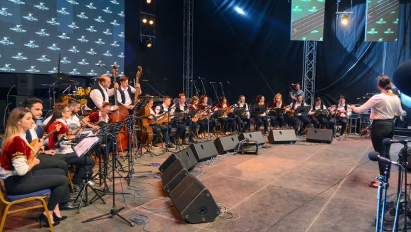 НАСТУПА ГРАДСКИ ТАМБУРАШКИ ОРКЕСТАР: Целовечерњи концерт у новосадској синагоги у недељу