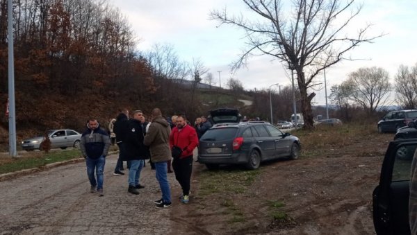 РАДЕ ИСТО ШТО И АЛБАНСКИ ЕКСТРЕМИСТИ: Петар Петковић о блокадама - сутра би са Приштином договорили да признају такозвано независно Косово