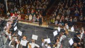 RUMLJANI RAZGALILI NOVOSAĐANE: Rumski gradski tamburaški orkestar Branko Radičević održao koncert u sinagogi