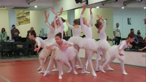БАЛЕРИНАМА ИЗ ГРАЧАНИЦЕ ПРВА ЧЕТИРИ МЕСТА: Девојчице са севера КиМ тријумфовале на Интернационалном такмичењу у класичном и модерном балету