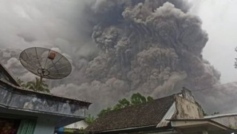 HAOS U INDONEZIJI: Broj poginulih od erupcije vulkana se popeo na 39 (FOTO)