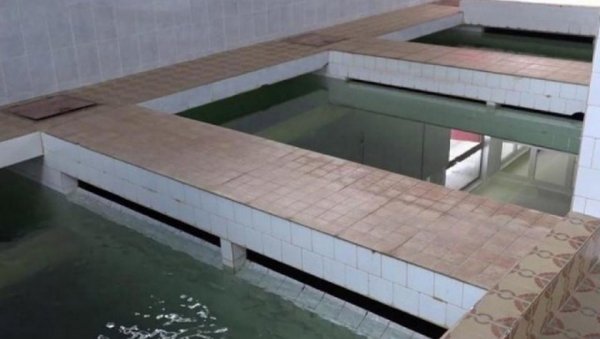 ВОДА У ПЉЕВЉИМА И ДАЉЕ НИЈЕ ЗА ПИЋЕ: Грађани до даљњег купују воду