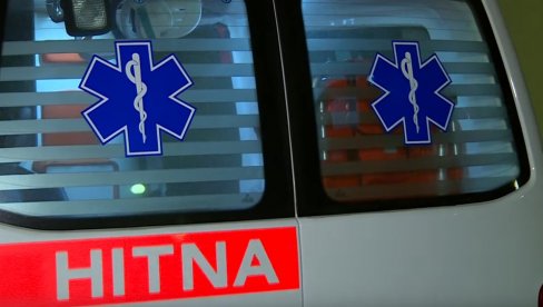 TINEJDŽER STRADAO U NESREĆI KOD GRAČANICE: Maloletni suvozač hitno prebačen u bolnicu