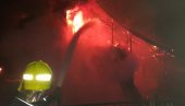 POŽAR KOD BANJALUKE: Gorela vikendica, pet vatrogasaca gasilo vatrenu stihiju (FOTO)