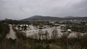 KUĆE POD VODOM, BUJICA NOSI AUTOMOBILE: Poplave u Španiji odnele najmanje jedan život (FOTO/VIDEO)