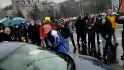 NOVOSTI SAZNAJU: Brza reakcija policije - identifikovani napadači na čoveka kod Sava Centra (VIDEO)