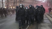 PROTEST U BEČU: Antivakseri na ulicama, policija privela više ljudi (FOTO)