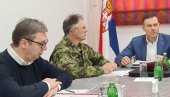 TREĆI DAN POSETE NIŠAVSKOM OKRUGU: Vučić sa predstavnicima industrije odbrane na Vojnom aerodromu (FOTO)