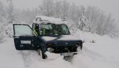 OGLASIO SE EPS: Veliki broj kvarova na mreži, popravka otežana zbog visokog snega i zavejanih puteva (FOTO)