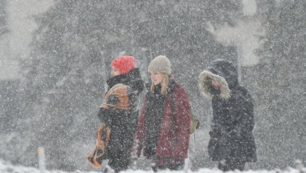 УСКОРО НОВА ТУРА СНЕГА: Стижу ледени дани - Метеоролог открио какво ће време бити до краја године