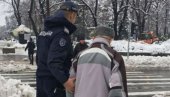 ЛЕПА СЛИКА СРБИЈЕ: Овако полиција и ватрогасци помажу грађанима (ФОТО/ВИДЕО)