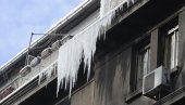 APEL GRAĐANIMA: Uklanjajte sneg i ledenice ispred zgrada i sa krovova
