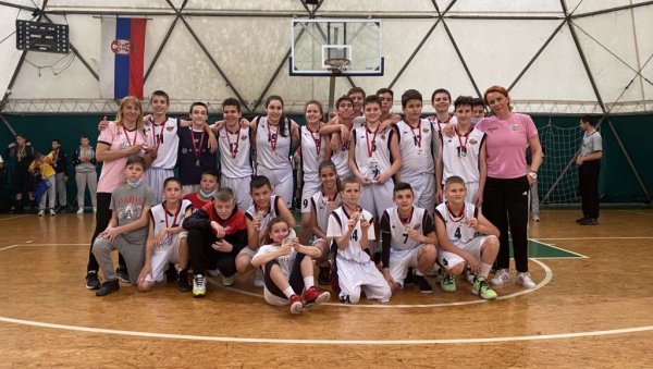 ИГРАМ ЗА ДРУГАРА: Хуманитарни кошаркашки турнир