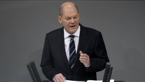 NEMAČKA SE NAORUŽAVA: Olaf Šolc u obraćanju Bundestagu najavio dodatnih 100 milijardi evra za vojsku