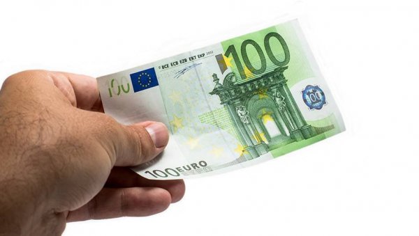ПРЕКО 500.000 ЗА 18 САТИ: Огромно интересовање младих за помоћ од 100 евра