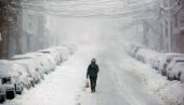 ХАОС У САД: Снежна олуја у Њујорку, има погинулих (ВИДЕО)