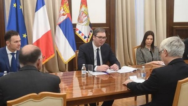ВУЧИЋ СА ДЕЛЕГАЦИЈОМ АФД: Разговори о пројектима на којима ће Србија и Француска блиско сарађивати у предстојећем периоду