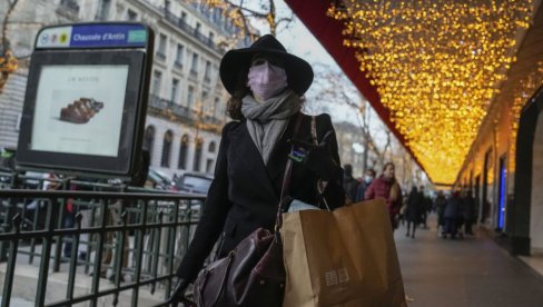 ФРАНЦУСКИ СУД ОДЛУЧИО: На улицама Париза нису више обавезне маске