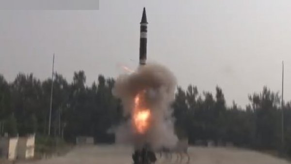 ПОГОЂЕНИ СВИ ЦИЉЕВИ: Индија лансирала нуклеарну балистичку ракету (ВИДЕО)
