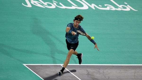 РУБЉОВ ОСВОЈИО МУБАДАЛУ: Рус савладао Марија у финалу егзибиције у Абу Дабију