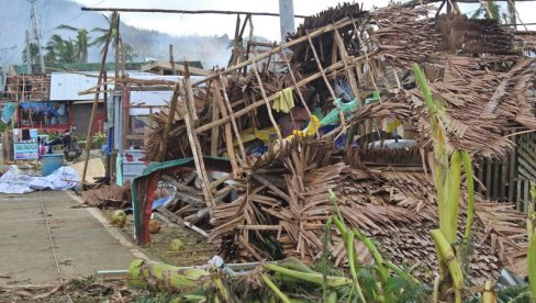 U NALETU TAJFUNA POGINULO 100 LJUDI: Razorna oluja na Filipinima, traje potraga za nestalima (VIDEO)