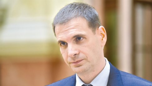 PRAVO U CENTAR: Zapucao Miloš Jovanović