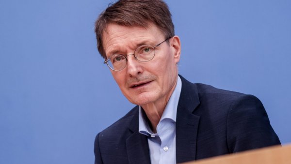ПОНОВО НА УДАРУ ВАНДАЛА: Немачком министру здравља поломили стакла на посланичкој канцелрији