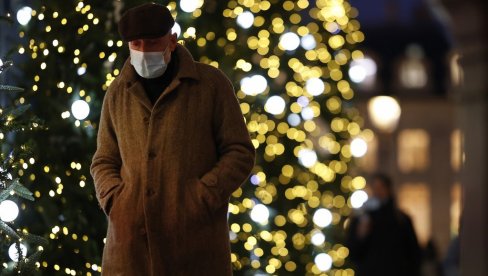 SREĆNA NOVA BEZ LJUBLJENJA: Stroge mere u Francuskoj pred novogodišnje i božićne praznike
