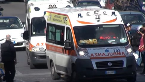JEZIVA NESREĆA U ITALIJI: Sudarili se vozilo hitne i autobus pun mladih