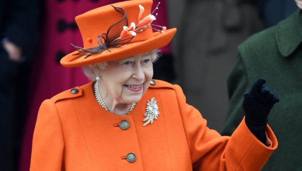 НИЈЕ У СТАЊУ ДА ПРИСУСТВУЈЕ СЛУЖБИ: Први пут британска краљица неће делити пензионерима новчиће за Ускрс