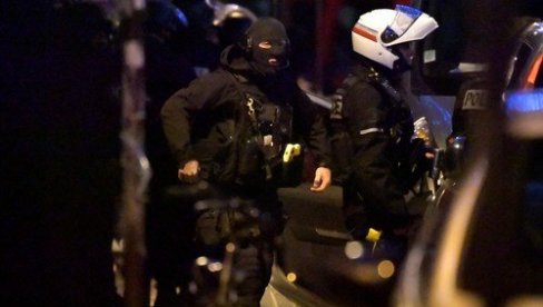 ХАОС НА УЛИЦАМА ПАРИЗА: Славље навијача прерасло у сукоб са полицијом