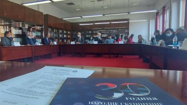 НАРОДНА СКУПШТИНА ТЕМЕЉ ДРЖАВНОСТИ СРПСКЕ: Округли сто поводом 30 година постојања Парламента