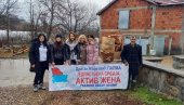 HUMANITARNA AKCIJA U VRANJU:  Aktiva žena Jedinstvene Srbije Vranje uručio pomoć osmočlanoj porodici