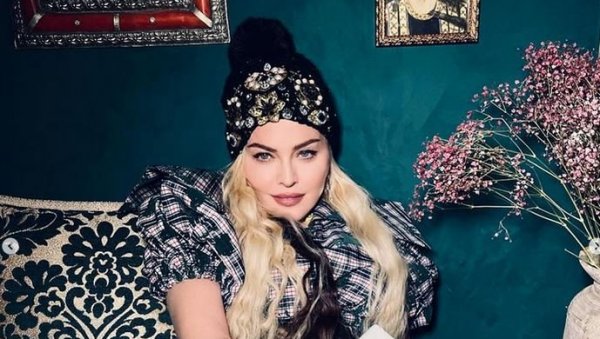 НАСТАВЉА ДА ШОКИРА: Мадона објавила слике у модрицама – „Живот ме је пребио“ (ФОТО)