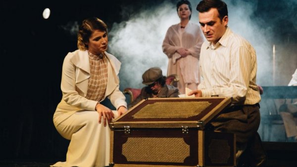 МИЛОШ ЖУТИЋ ПРИПАО МАРКУ МАРКОВИЋУ: Награду УДУС-а добио сомборски глумац за улогу у представи Semper idem