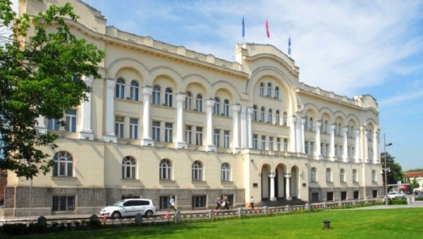 БАЊАЛУКА ДОНЕЛА ОДЛУКУ: Из буџета по 500 марака и за друге медицинаре