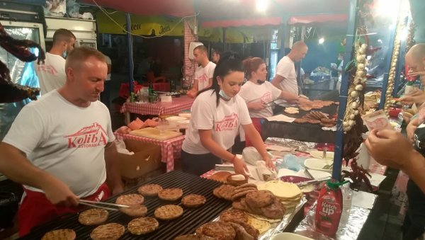 СТАТУА „ЗЛАТНА АМФОРА“: Још једна награда за Туристичку организацију Лесковца