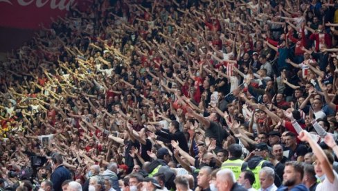 ДЕЛИЈЕ У ЕКСТАЗИ: Ново појачање КК Црвена звезда стигло у Београд (ФОТО)