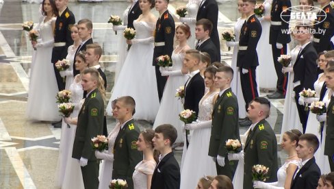 ZAPLESALA BELORUSIJA: Lukašenko organizovao novogodišnji bal u predsedničkoj palati (FOTO/VIDEO)